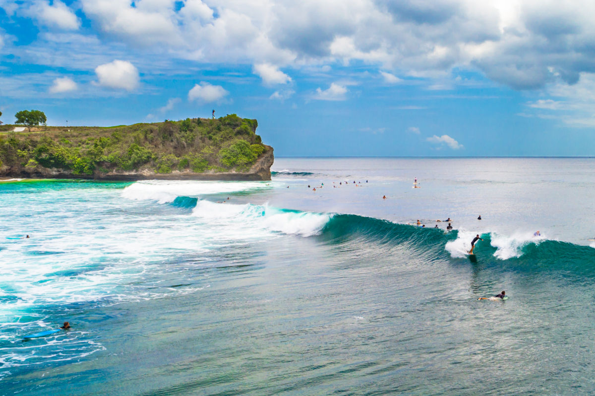 Uluwatu Surfers Tourists.jpg