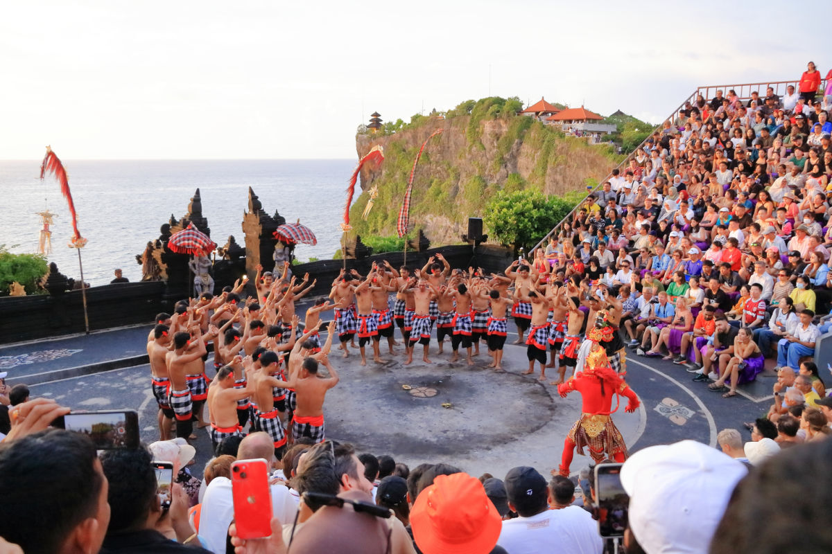 Kecak at Uluwatu Bali.jpg