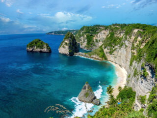 Tourists Urged To Respect That Bali’s Famous Diamond Beach Is A No Swim Zone 