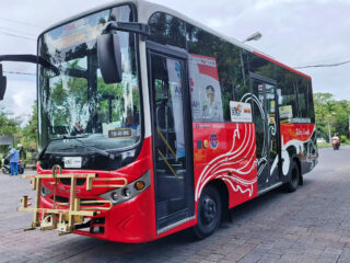 Bali’s Public Bus System Back Up And Running But Tourists Warned To Use Service Fairly 