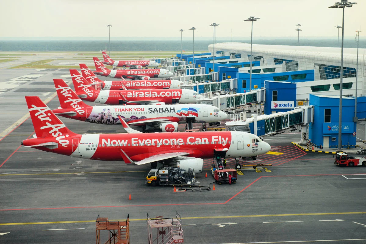 AirAsia Planes At Airport.jpg