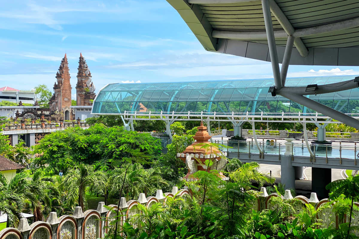 Bali Airport Entrance.jpg
