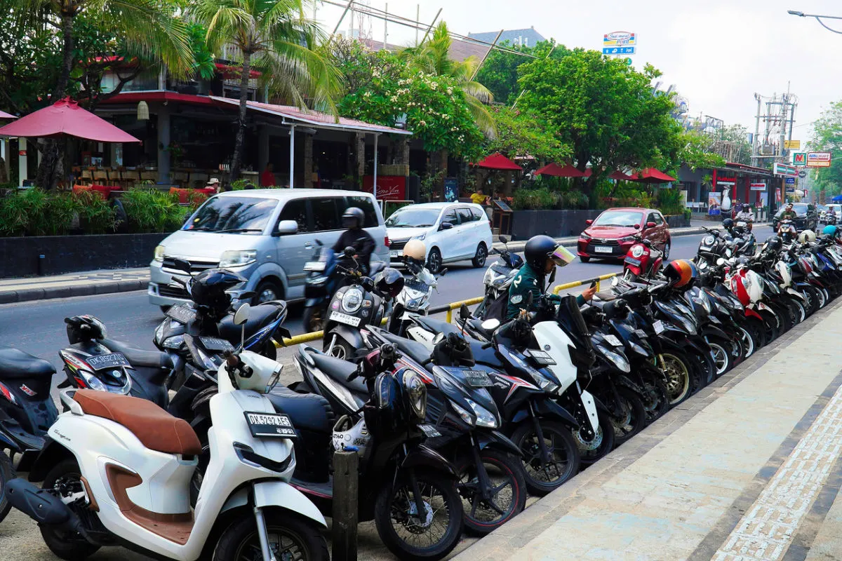 Traffic On Road in Bali.jpg