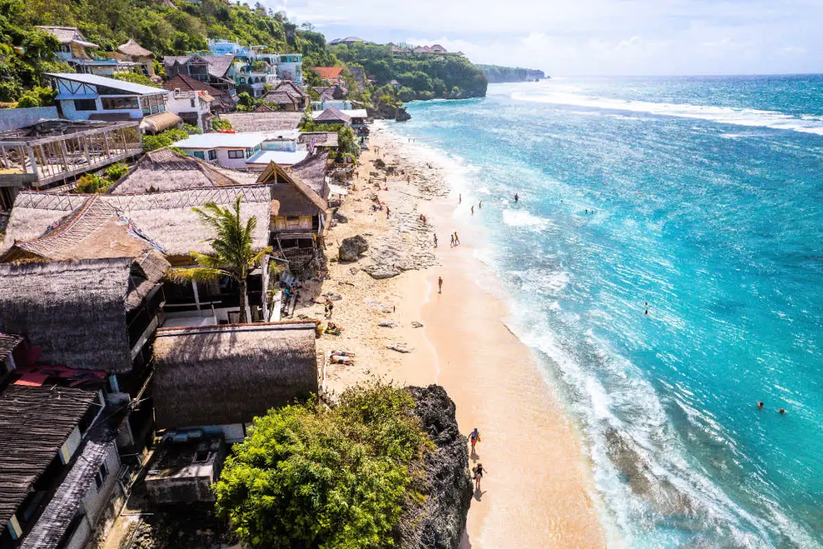 Bingin Beach Uluwatu Bali.jpg