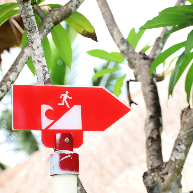 Earthquake Tsunami Evacutation Route Sign