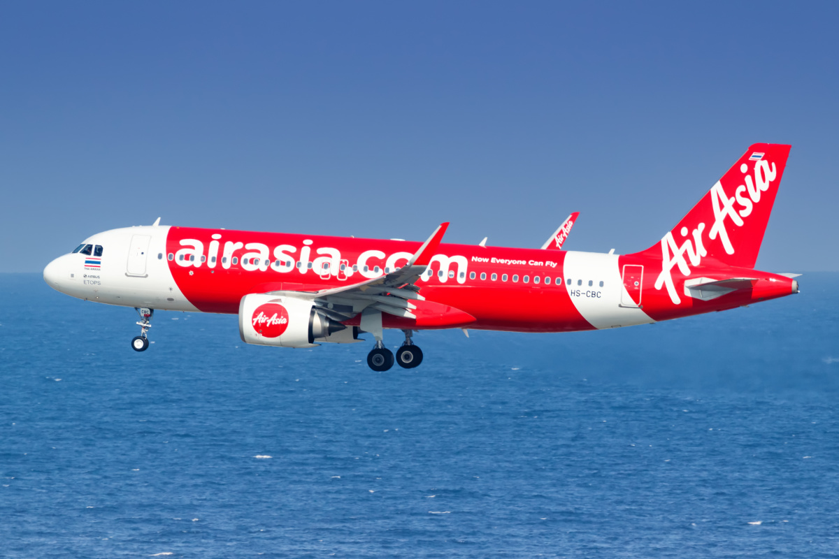 AirAsia Plane Over Ocean.jpg