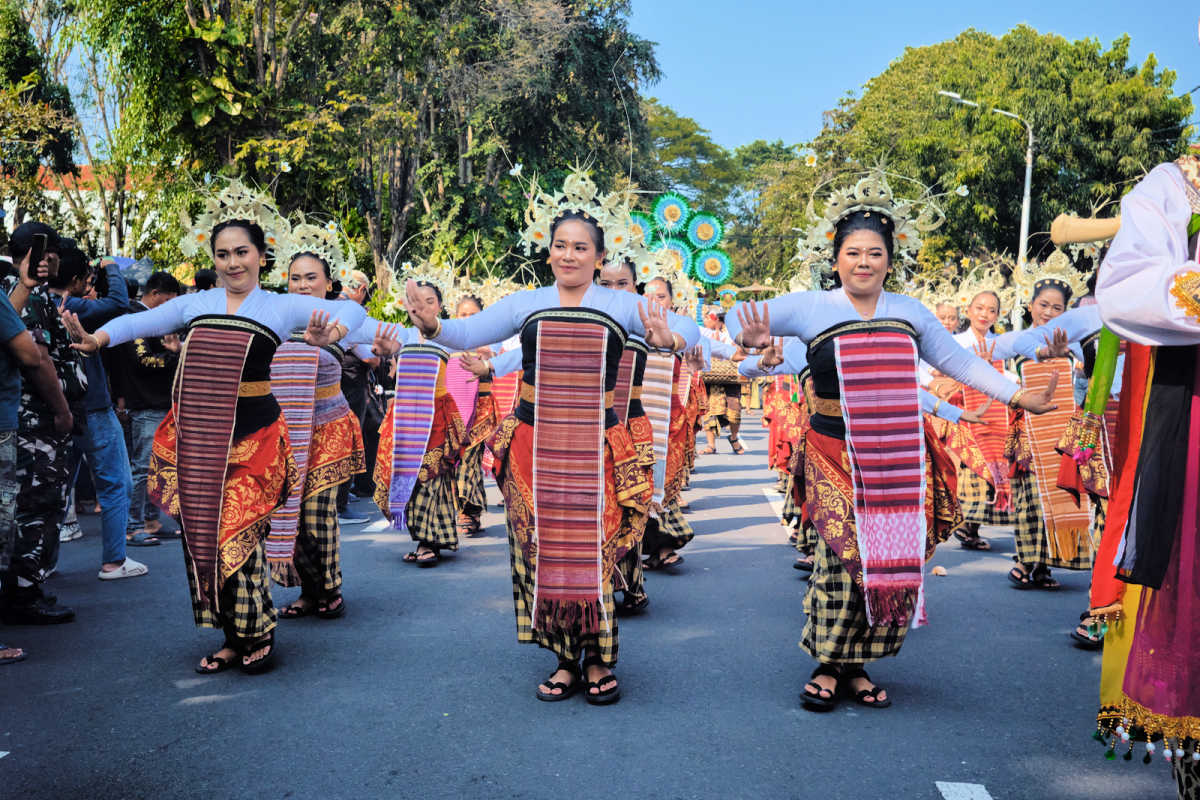 Parade at Bali Arts Festival.jpg