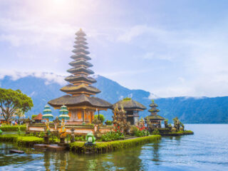 Popular Bali Temple Is Surprisingly Crowd-Free From Tourists Right Now