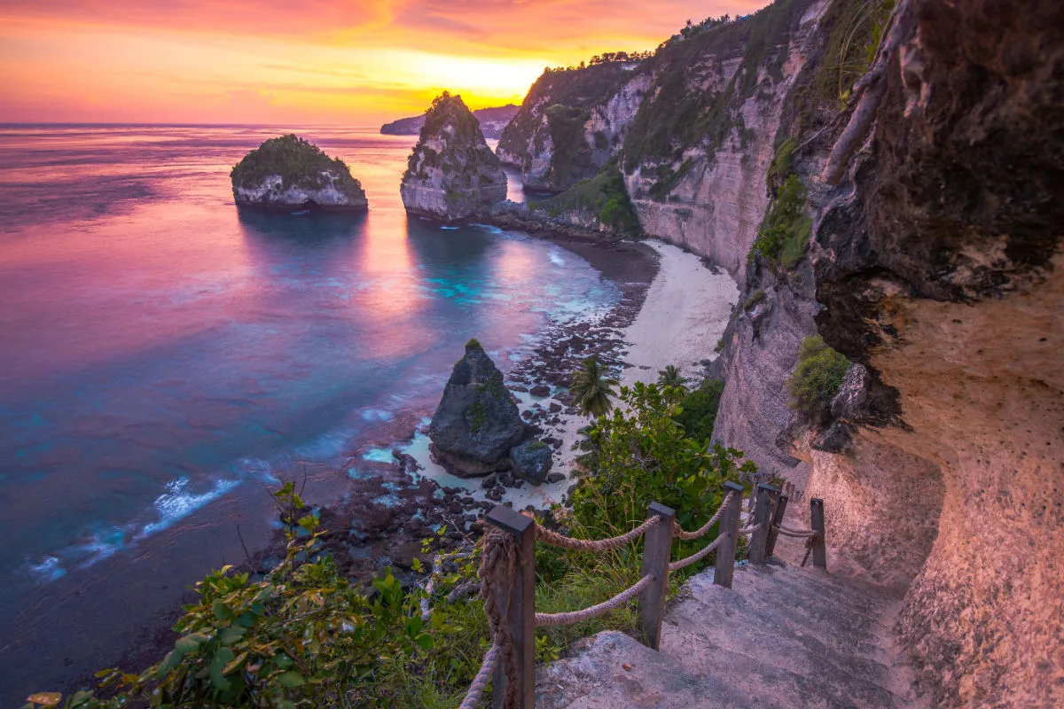 Sunset View at Nusa Penida Diamond Beach.jpg