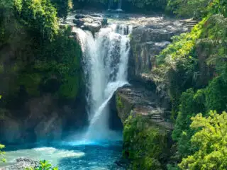 Bali&rsquo;s Powerful Tegenungan Waterfall Leaves Tourists Awe-Inspired By Nature On Vacation&nbsp;
