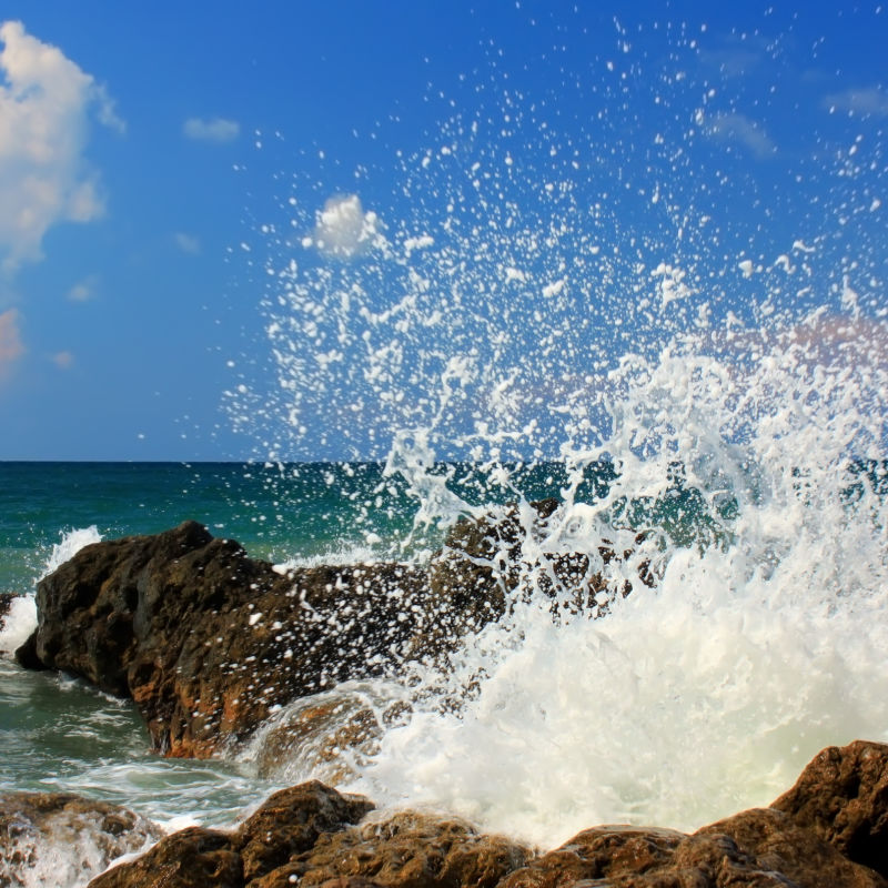 HIgh Waves Hit Rock Tidal Flooding in Bali