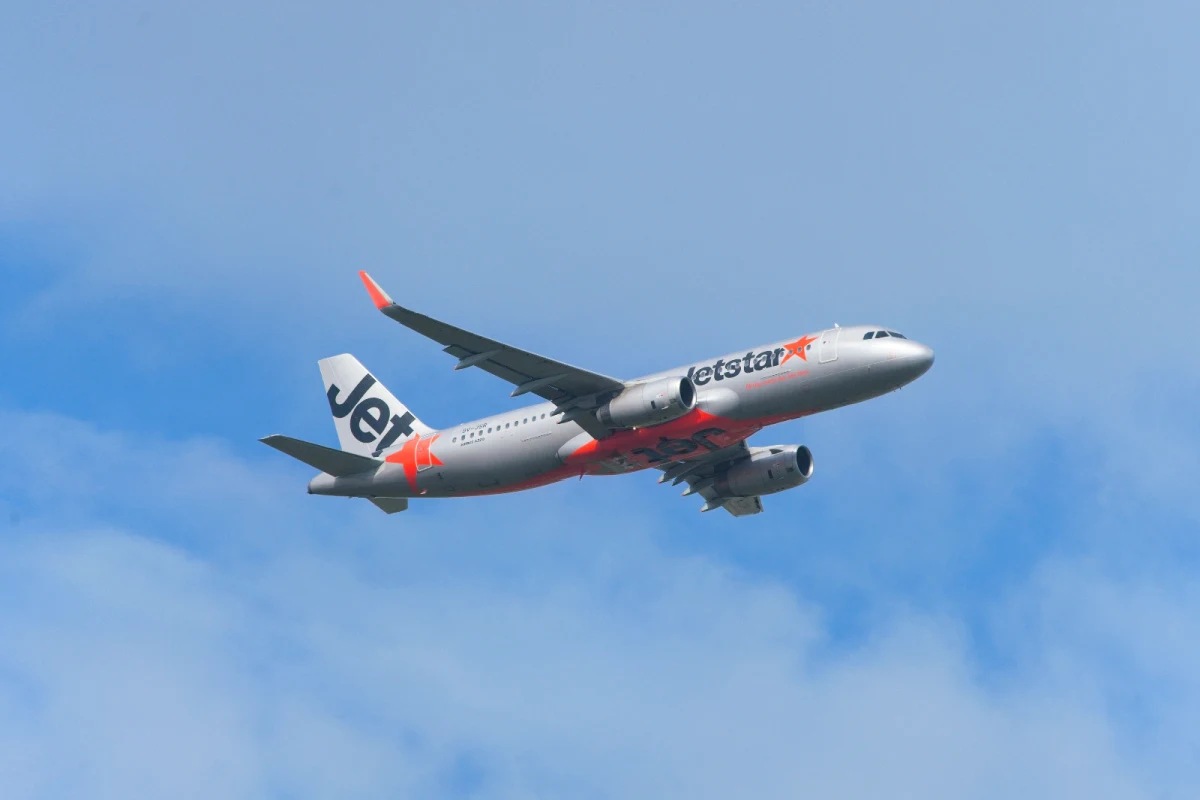 Jetstar Plane in the Sky.jpg