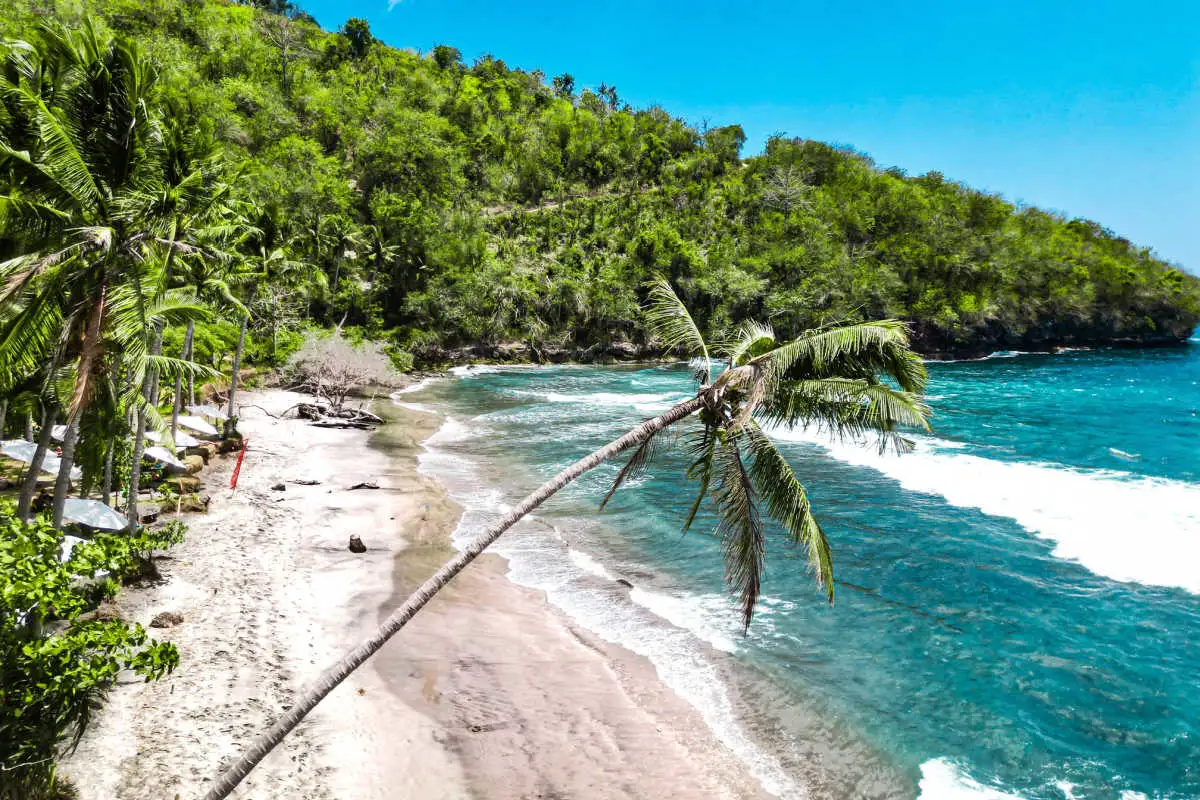 View Of Beach on Nusa Penida.jpg