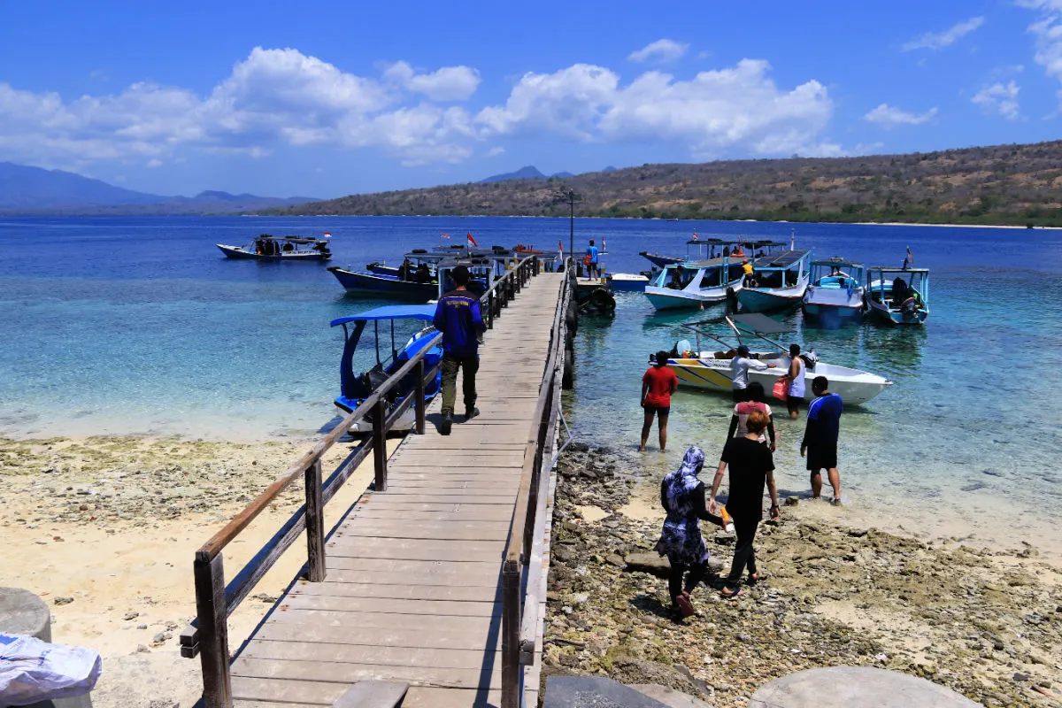 Tour Boats for Tourists Diving Snorkelling off West Bali National Park.jpg