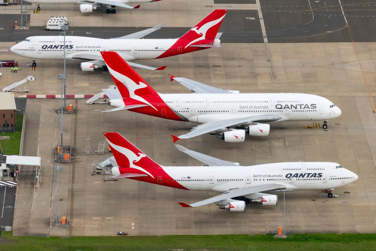 Qantas Planes At Airport.jpg