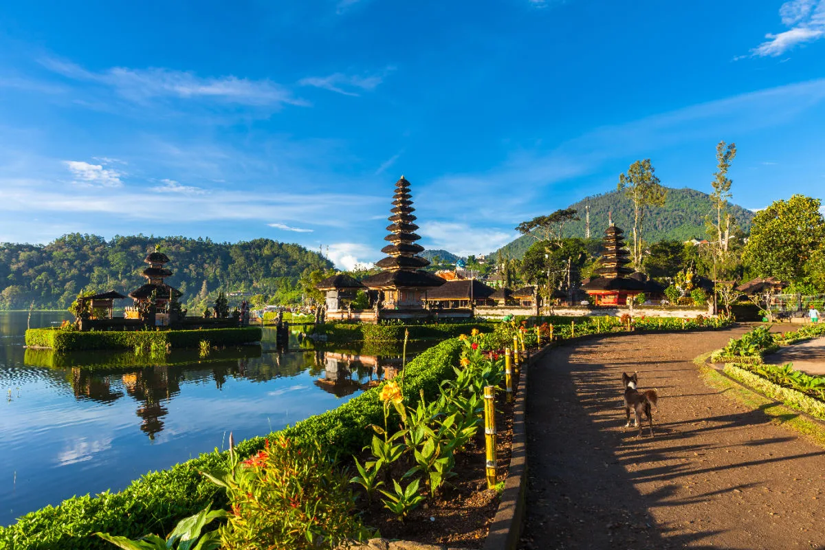 Ulun Danu Beratan Temple in Bedugul Bali.jpg