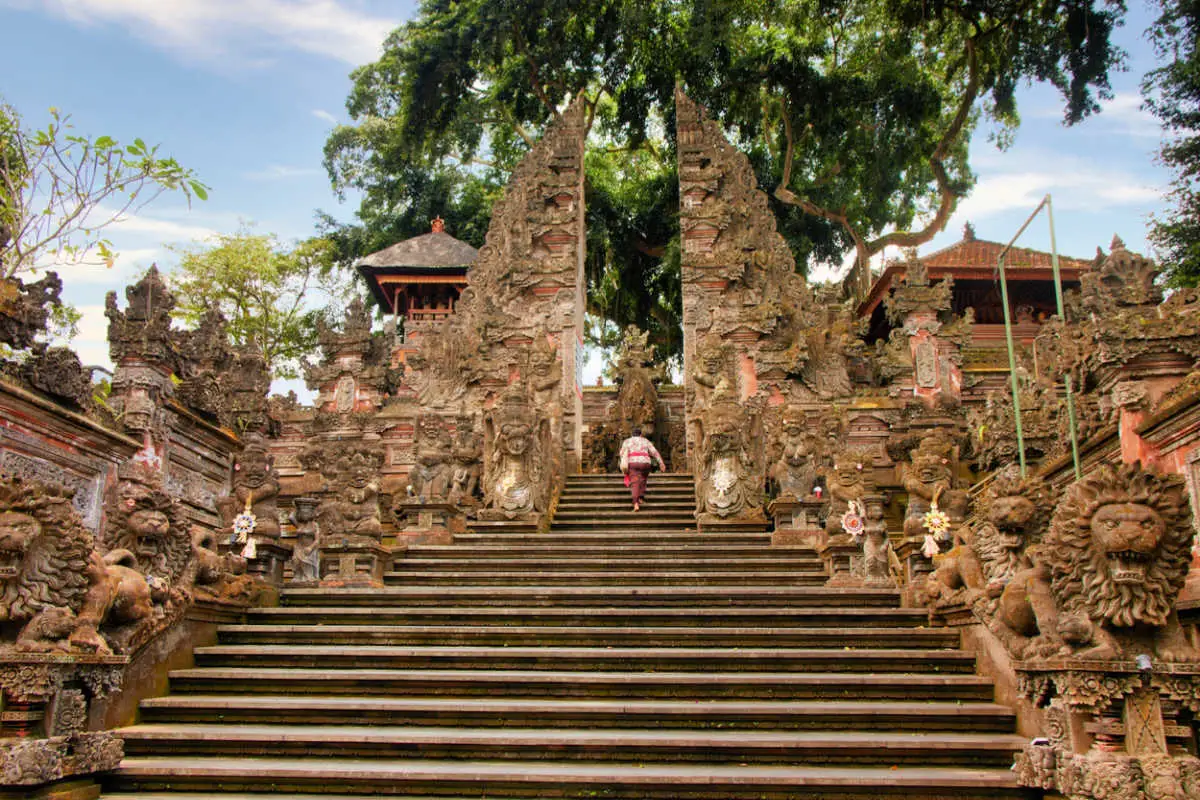 Pura Dalem Ubud Temple in Bali.jpg