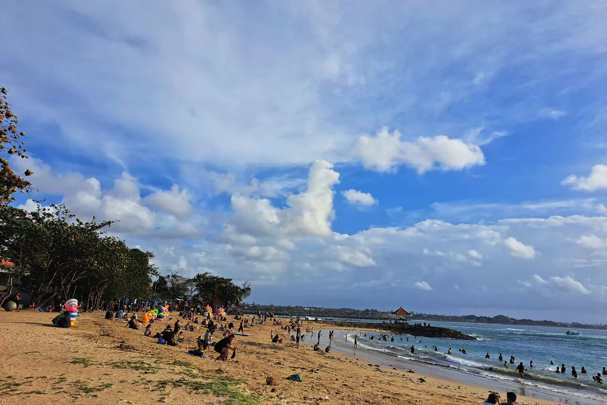 Beach in Sanur Bali.jpg