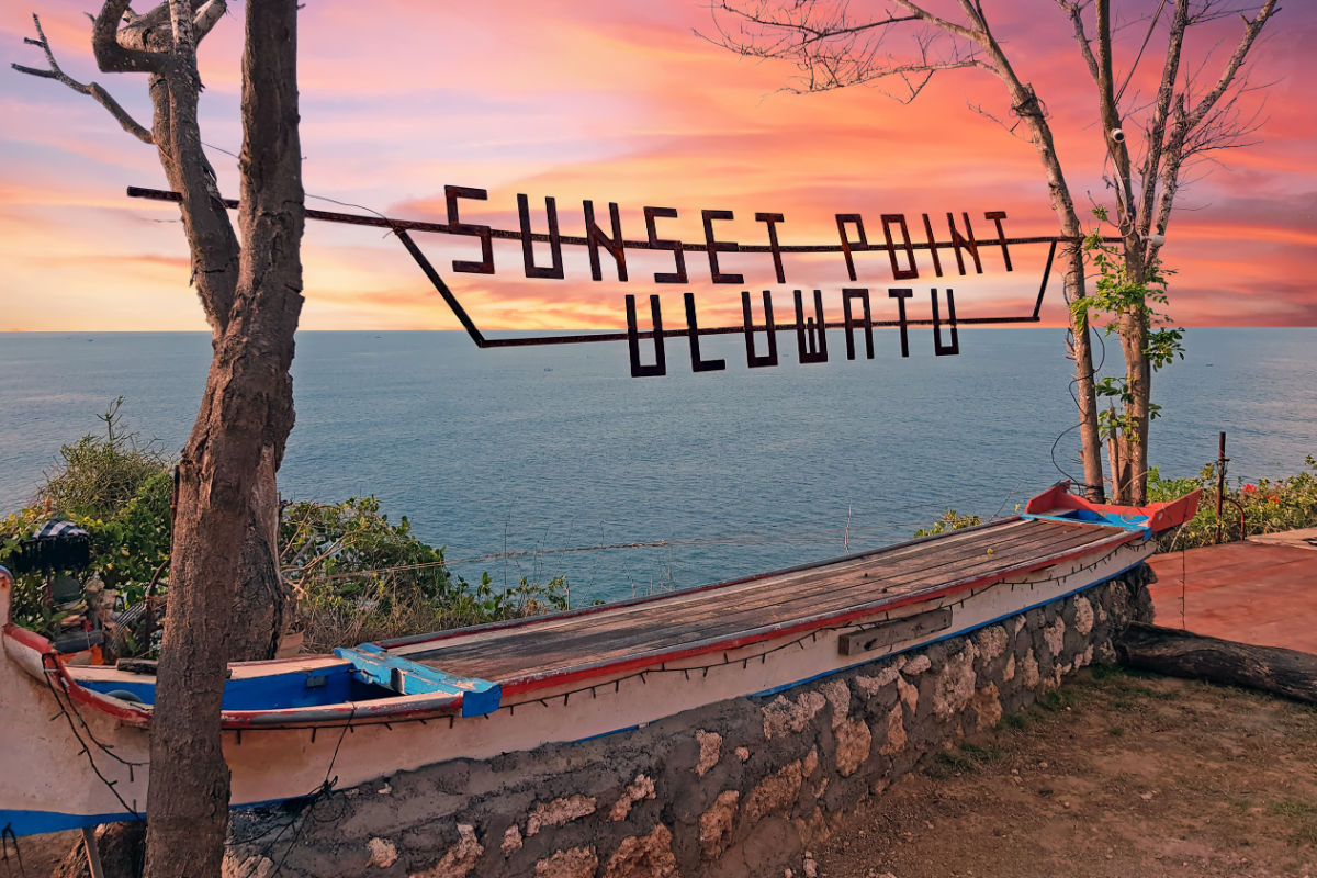 View of Uluwatu Sunset Point in Bali.jpg