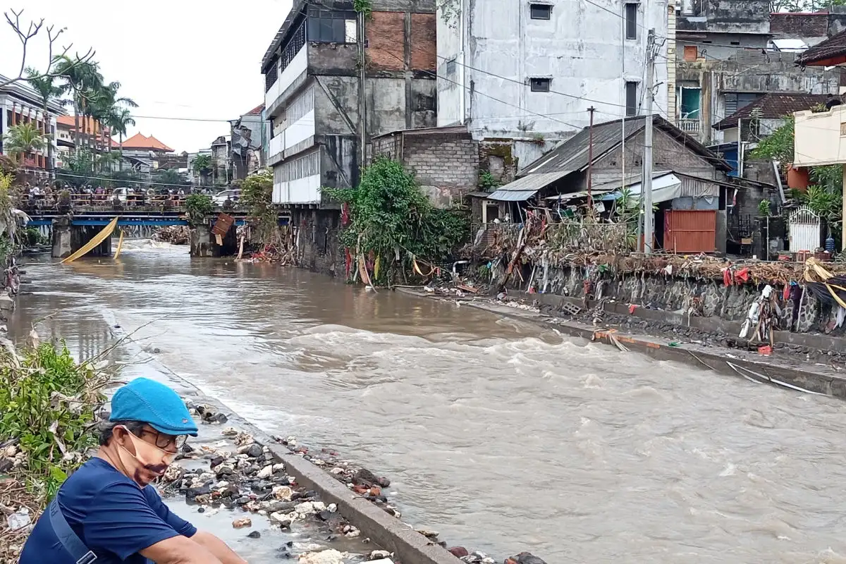 Flooding in Denpasar Bali.jpg