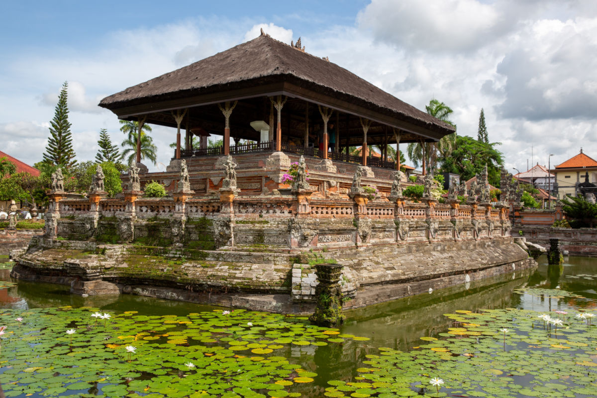 Kertha Gosa in Klungkung Regency.jpg