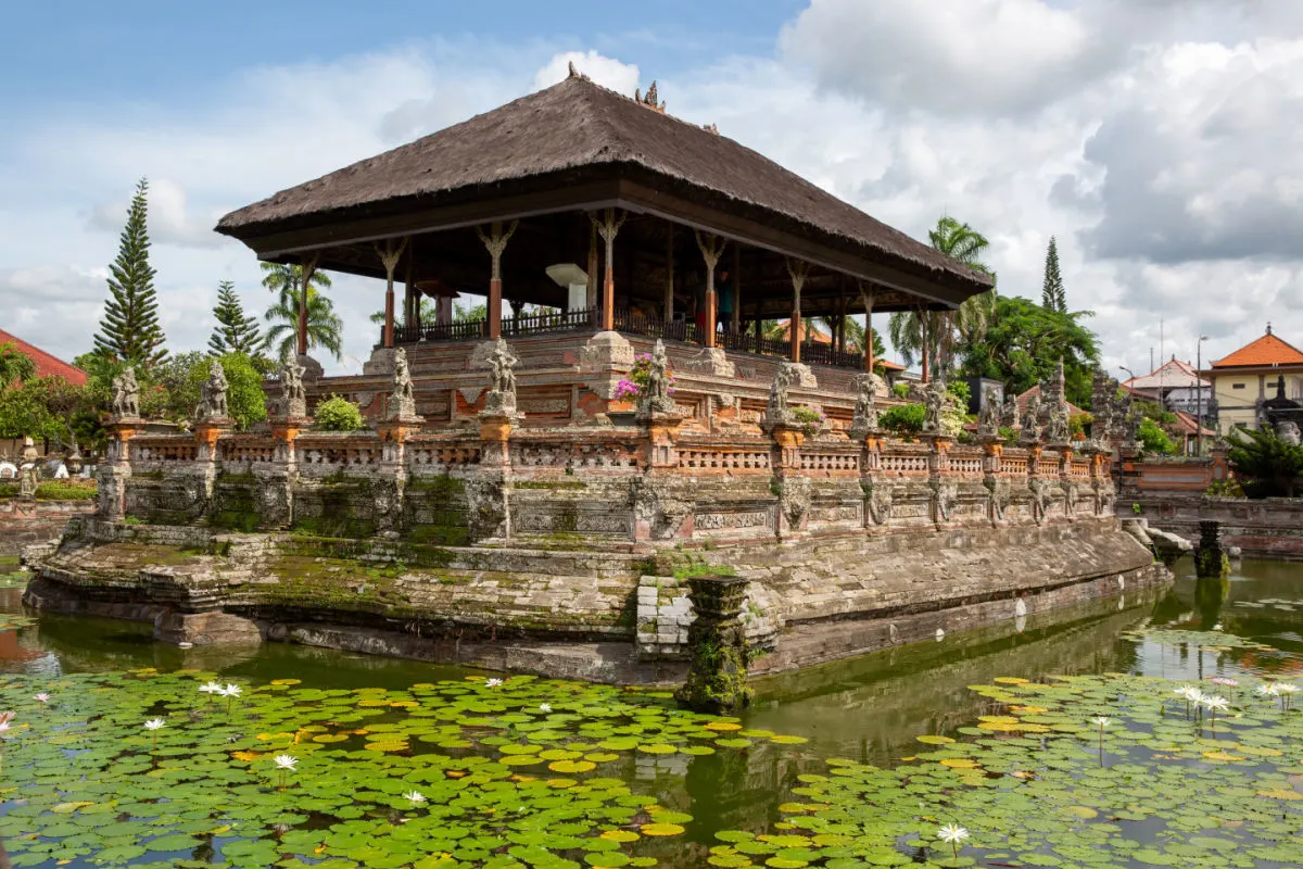 Kertha Gosa in Klungkung Regency.jpg