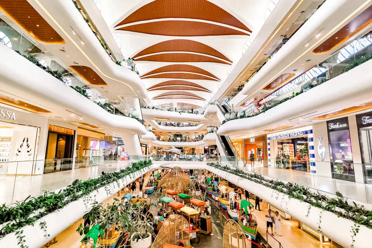 Inside of Bali Shopping mall.jpg