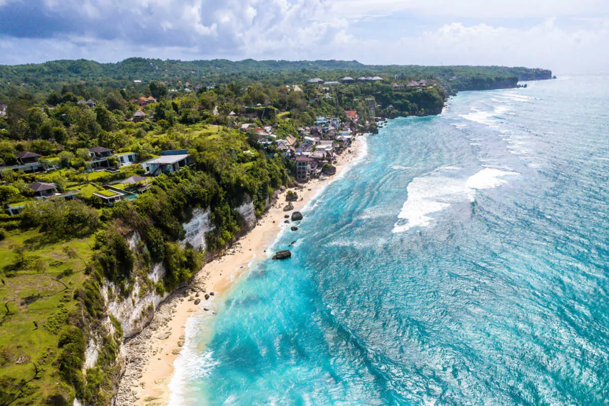 View of Bingin Beach in Uluwatu