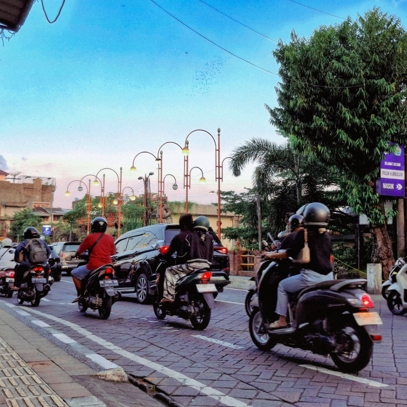 Traffic on Bali Road
