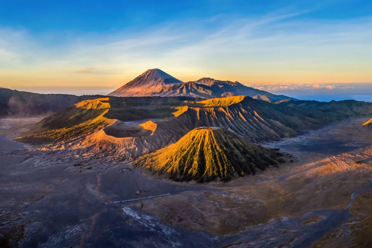 Mount Bromo in East Java.jpg