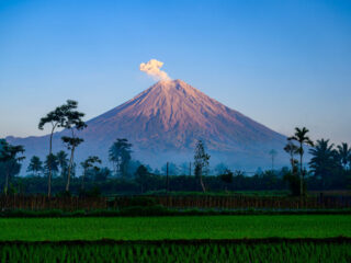 Urgent Updates Issued To Bali Travellers As Mount Semeru Erupts 