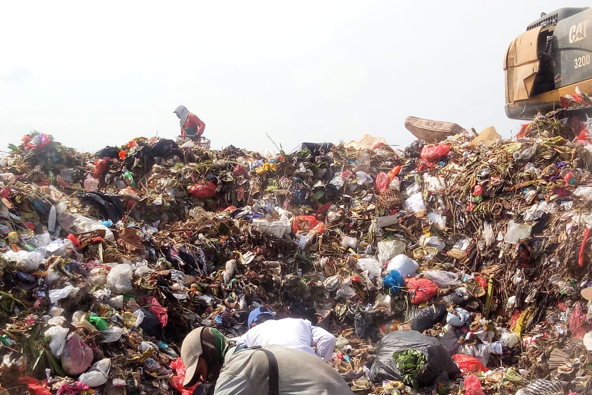 View of Suwung TPA Open Landfill.jpg