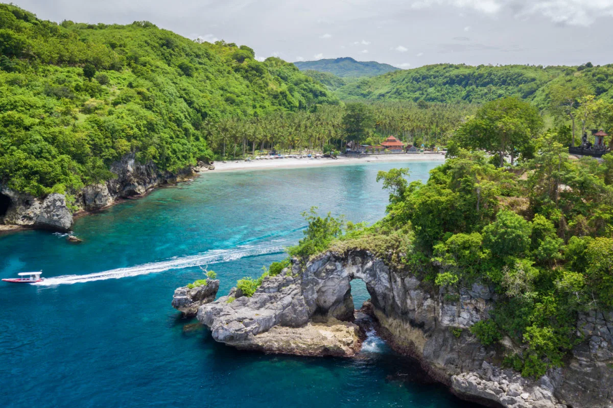 Crystal Bay Beach in Bali.jpg