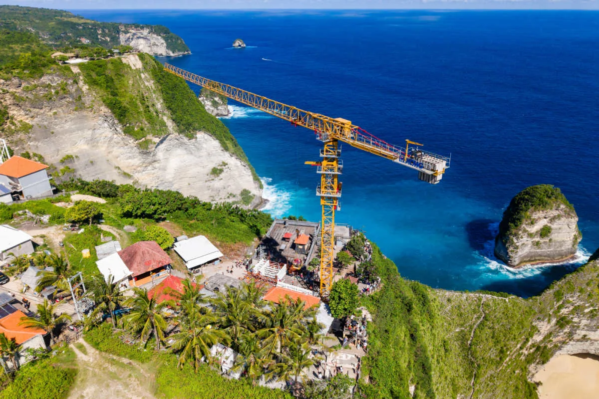 
View of Kelingking Beach in Nusa Penida With Construtction Work.jpg