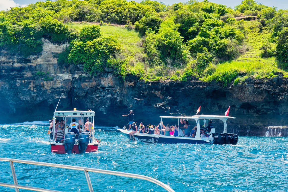 Tourist Snorkellling Dive Boats in Nusa Penida