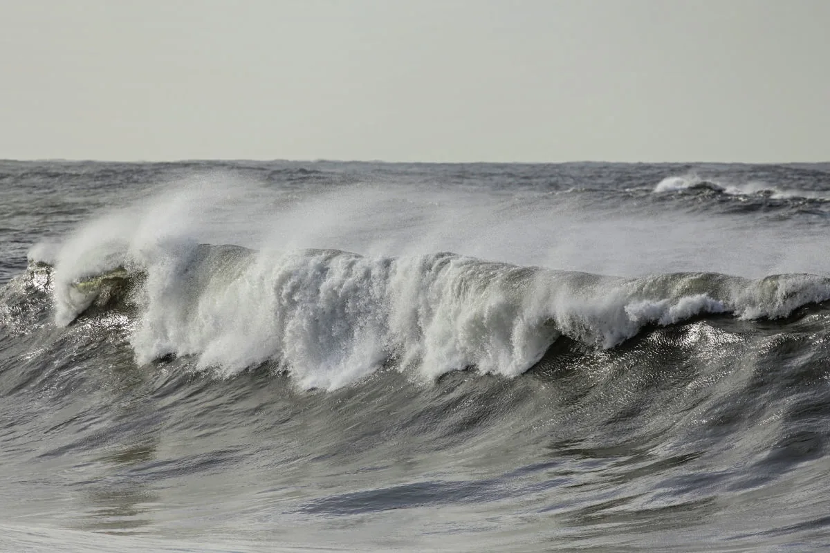 Tidal Swell High Waves in Bali.jpg