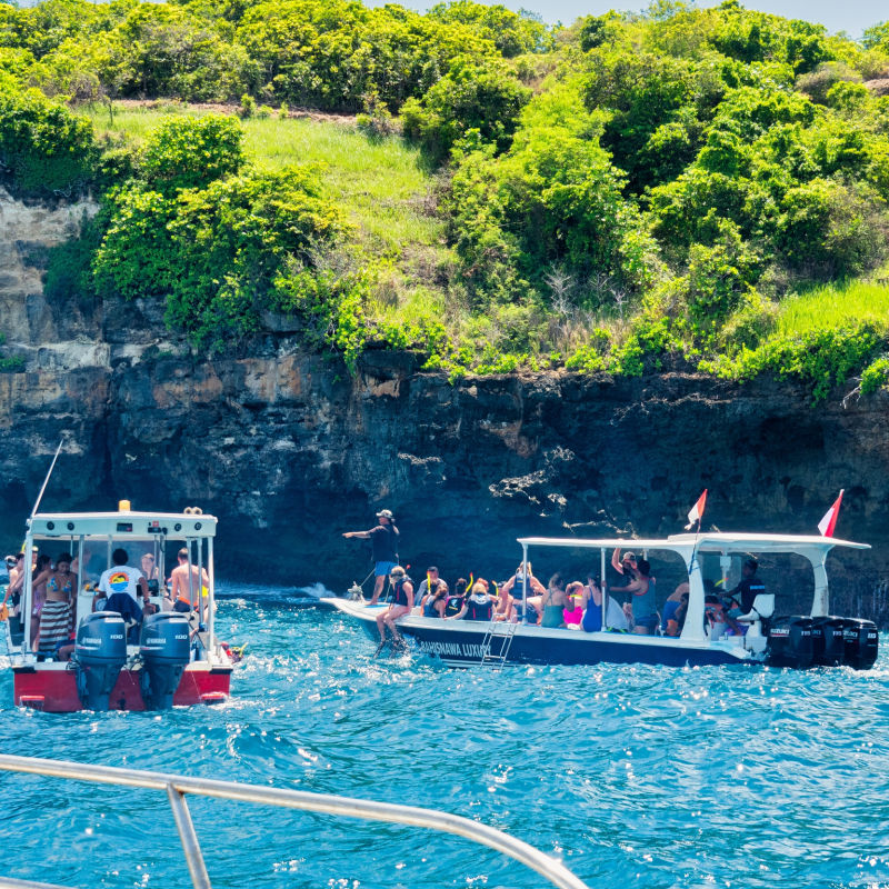 Tourist Snorkellling Dive Boats in Nusa Penida