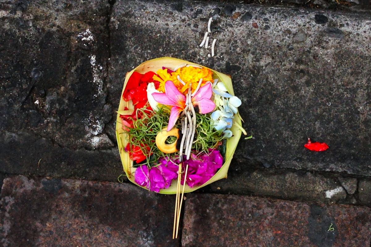 Canang Sari in Bali.jpg