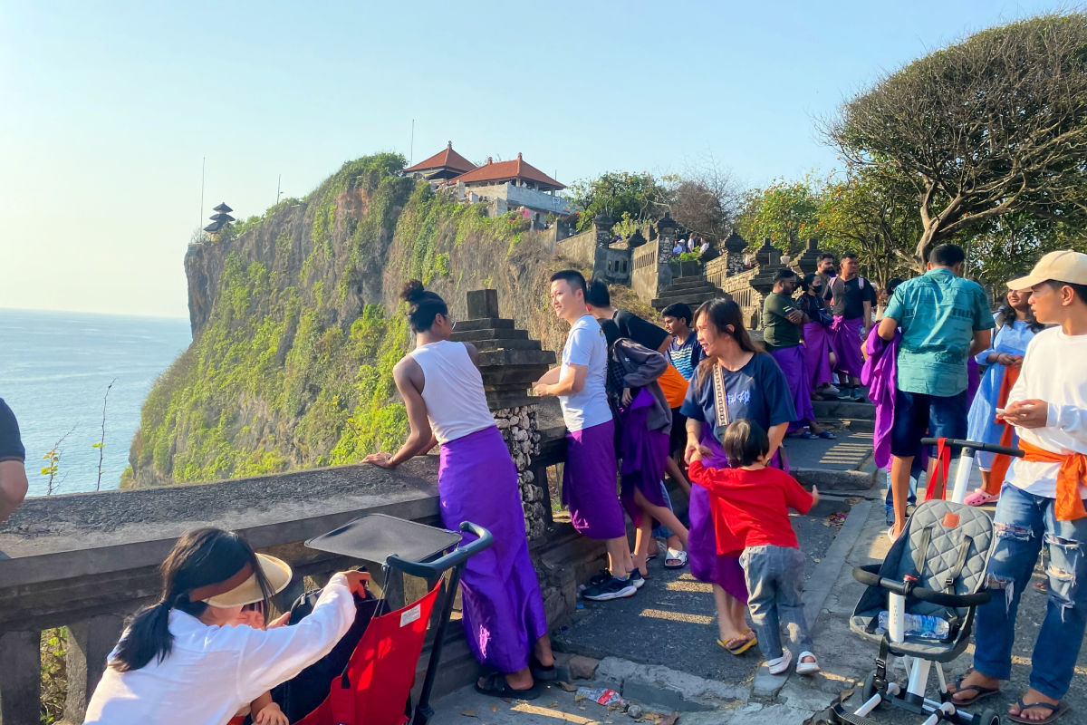 Tourists at Uluwatu Temple.jpg