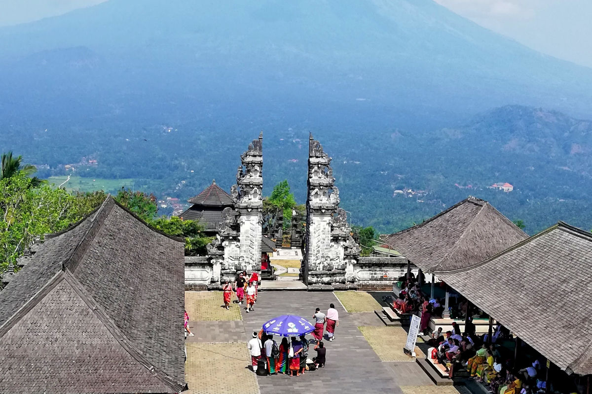 Sad Kahyangan Lempuyang Temple, Gates of Heaven Temple in East Bali.jpg