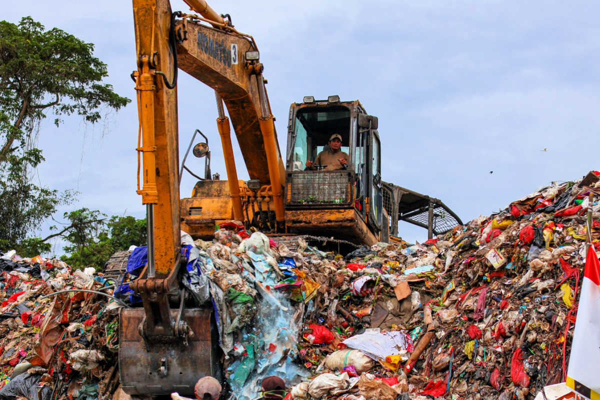Landfill Closures In Bali Lead To More Trash Burning Impacting Tourist Vacations Landfill Closures In Bali Lead To More Trash Burning Impacting Tourist Vacations