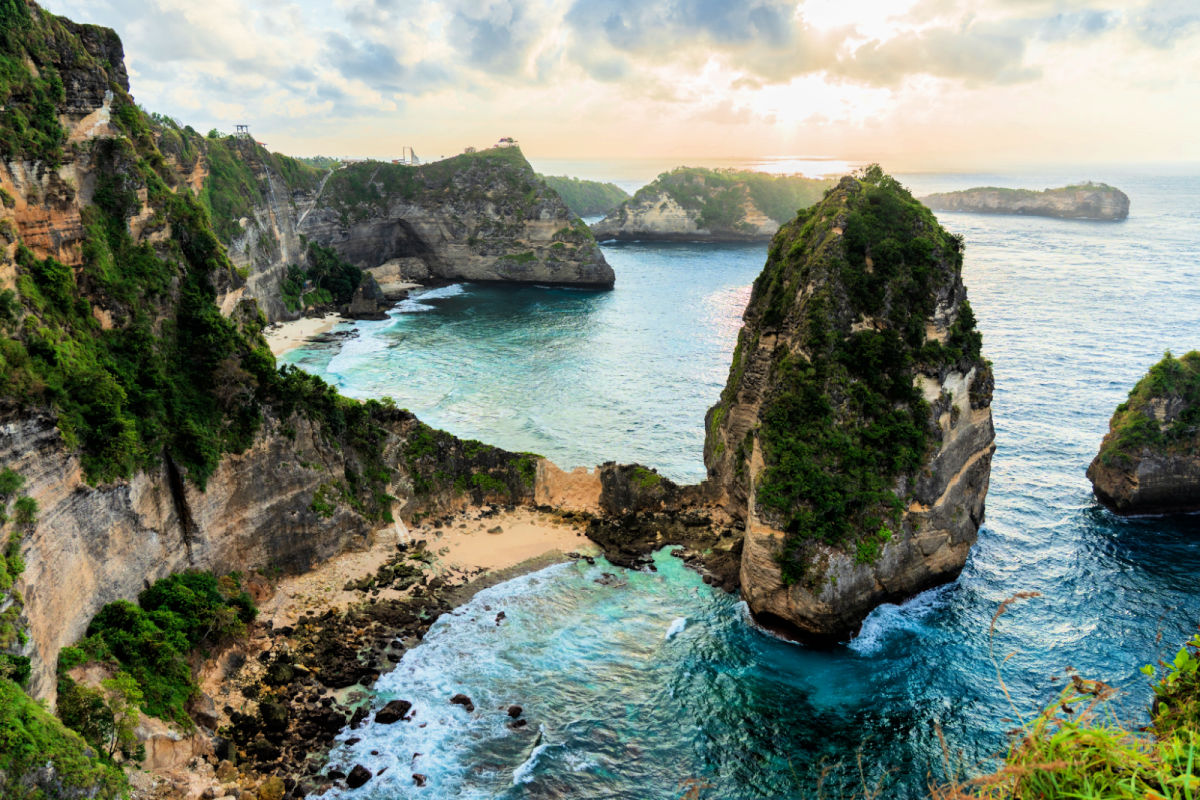 View of Nusa Penida Coast.jpg