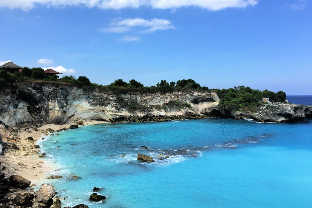 View of Bay in Nusa Lembongan.jpg